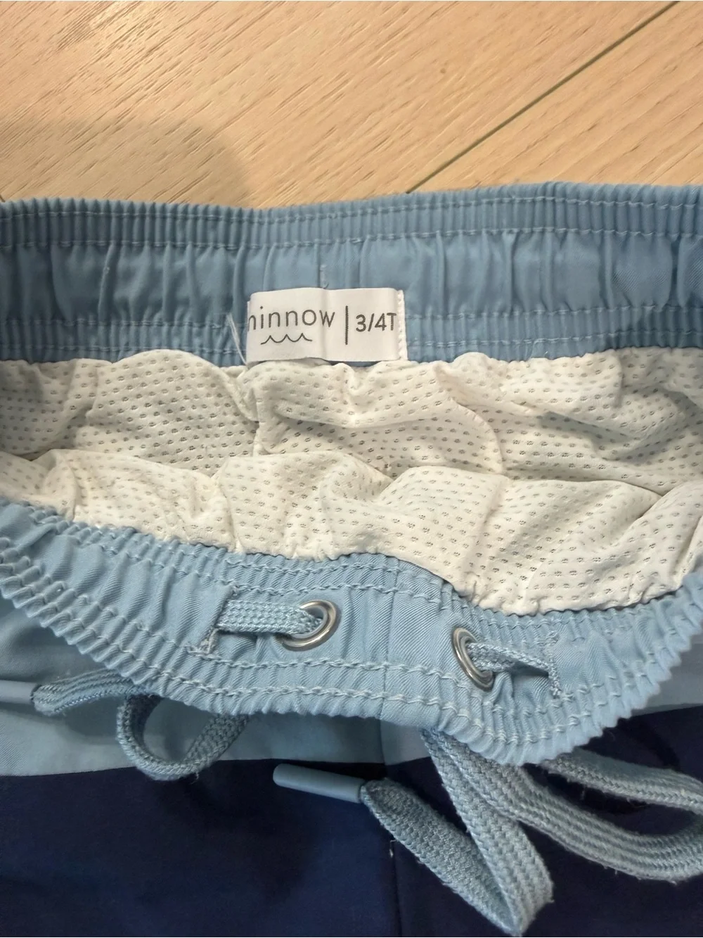 Minnow light blue